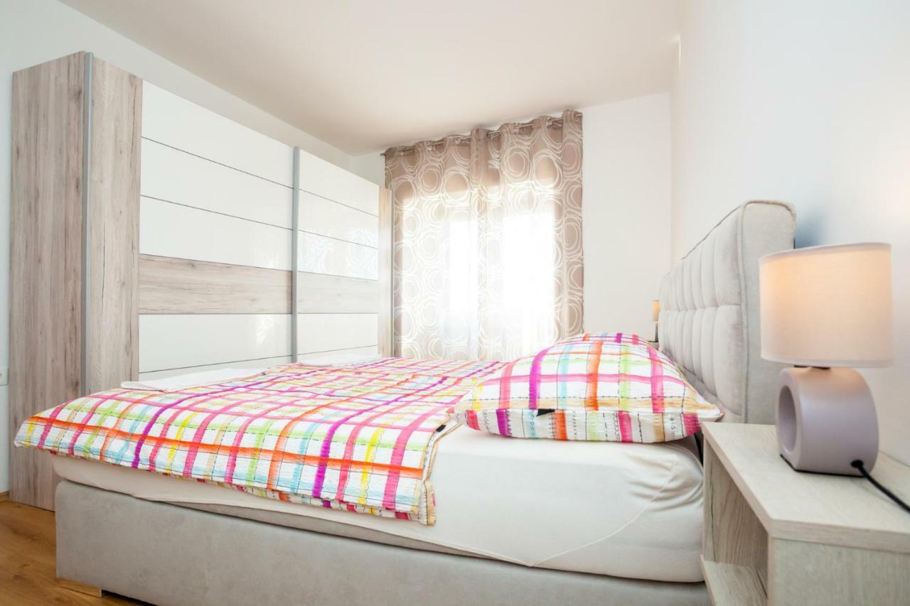 Holiday apartment IVICA Milohnici Bagian luar foto